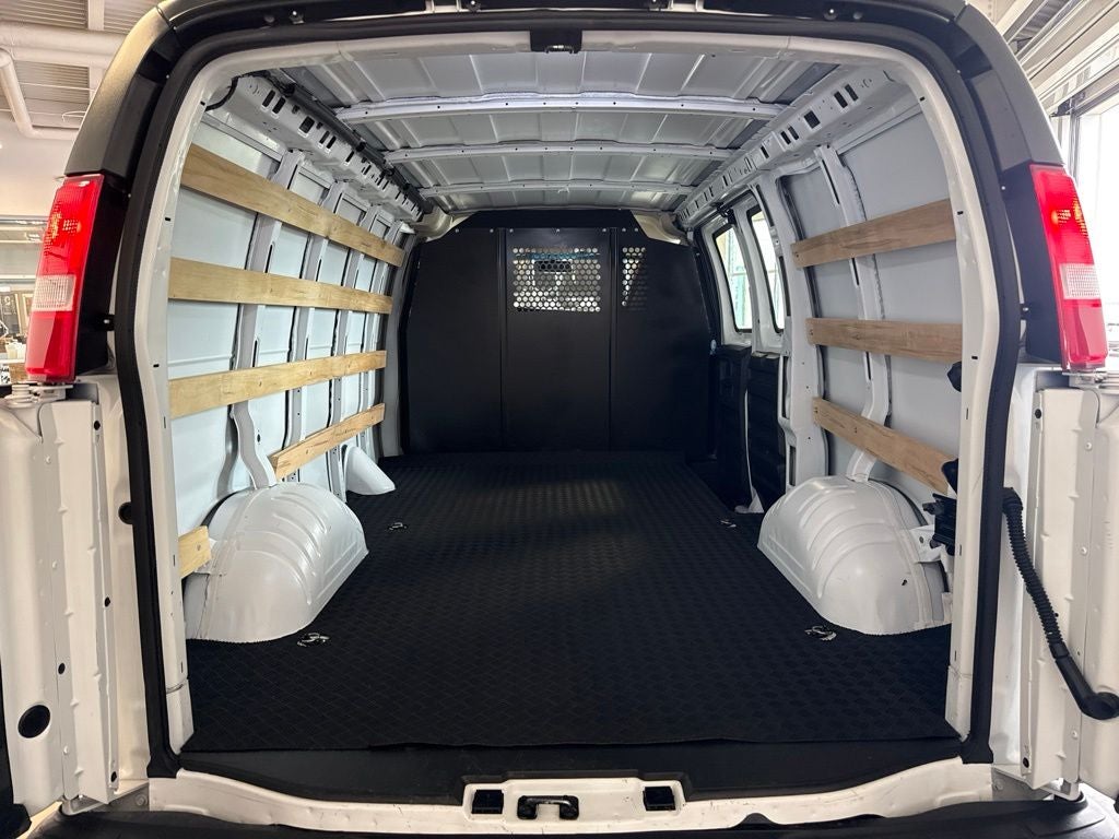 2025 Chevrolet Express 2500 Work Van Cargo