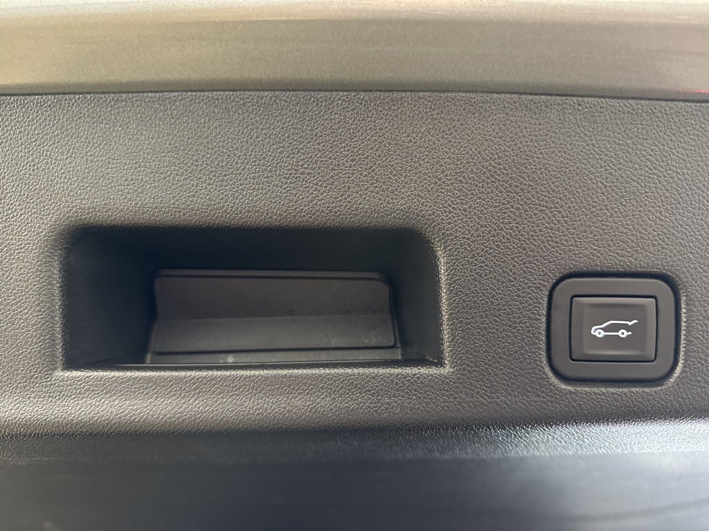 2025 GMC Acadia Elevation w/ Adaptive Cruise