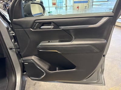 2025 GMC Acadia Elevation w/ Assisted Driving, Driver Convenience * Traileri