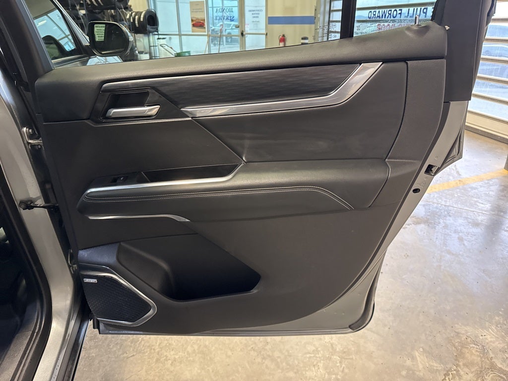 2025 GMC Acadia Elevation w/ Assisted Driving & Trailering Pkg