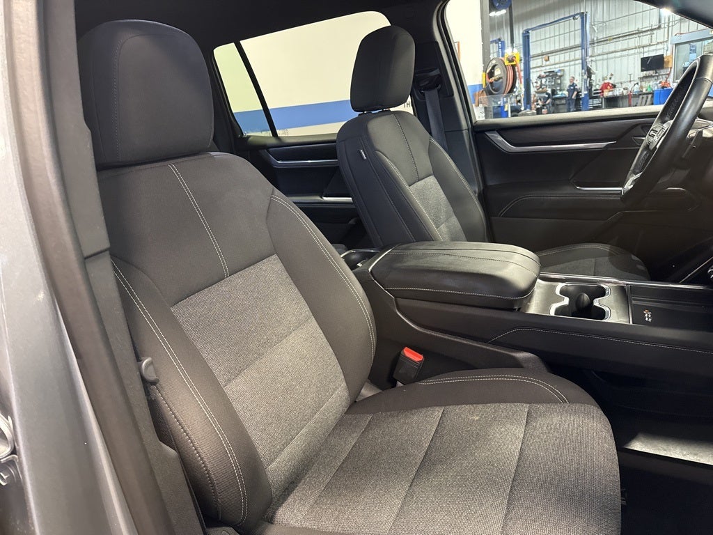 2025 GMC Acadia Elevation w/ Assisted Driving & Trailering Pkg