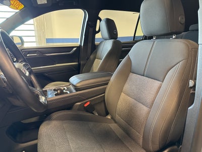 2025 GMC Acadia Elevation w/ Adaptive Cruise