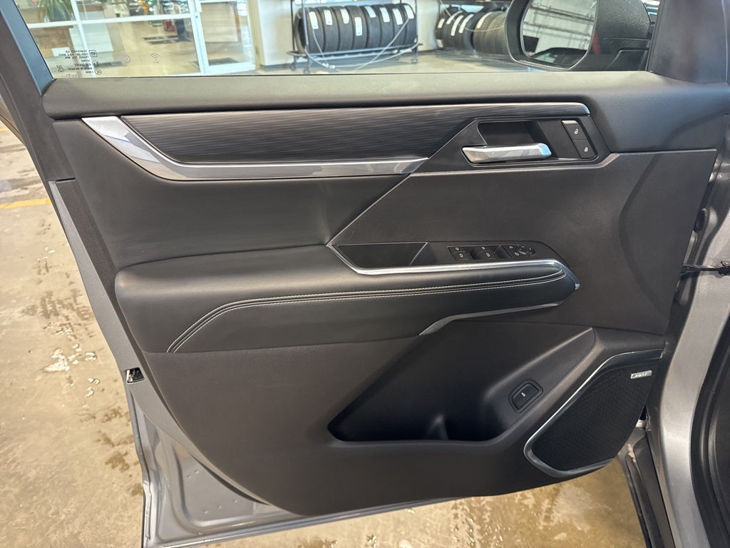 2025 GMC Acadia Elevation w/ Adaptive Cruise