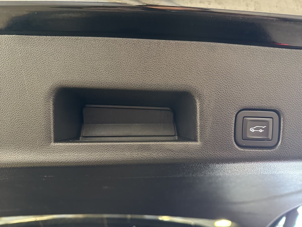 2025 GMC Acadia Elevation 4SD w/ Adaptive Cruise