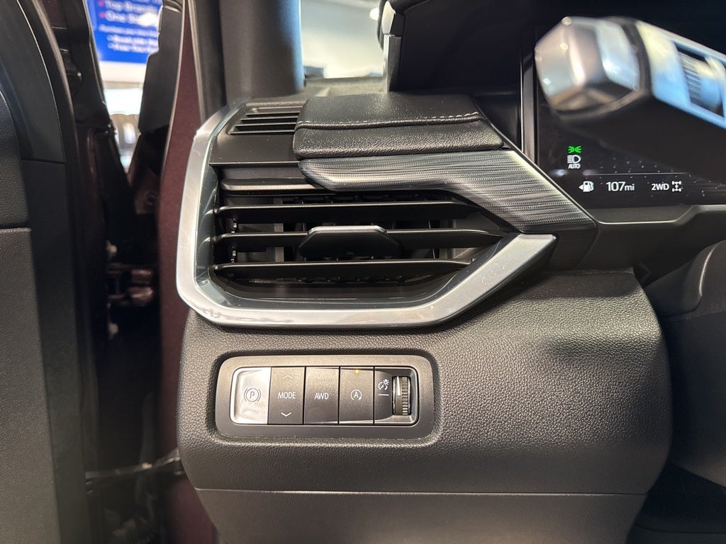 2025 GMC Acadia Elevation w/ Assisted Driving & Driver Convenience