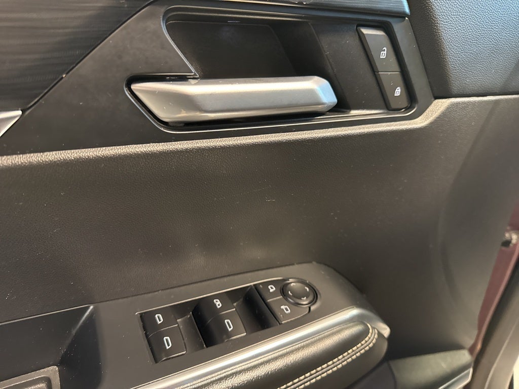 2025 GMC Acadia Elevation w/ Assisted Driving & Driver Convenience