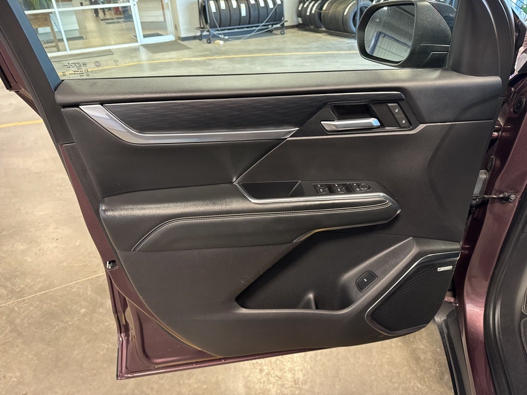 2025 GMC Acadia Elevation w/ Assisted Driving & Driver Convenience