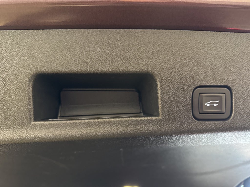 2025 GMC Acadia Elevation w/ Assisted Driving & Driver Convenience