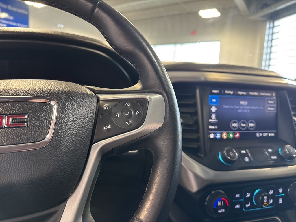 2023 GMC Acadia SLT AWD w/ Driver Convenience Pkg