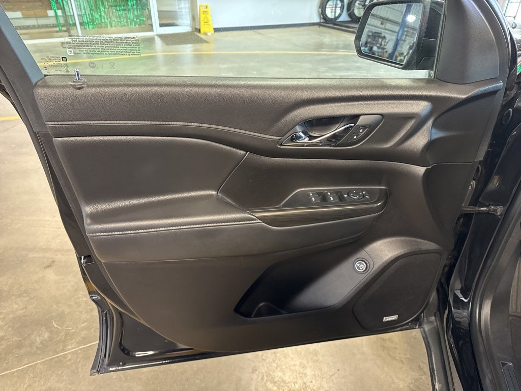 2023 GMC Acadia SLT AWD w/ Driver Convenience Pkg