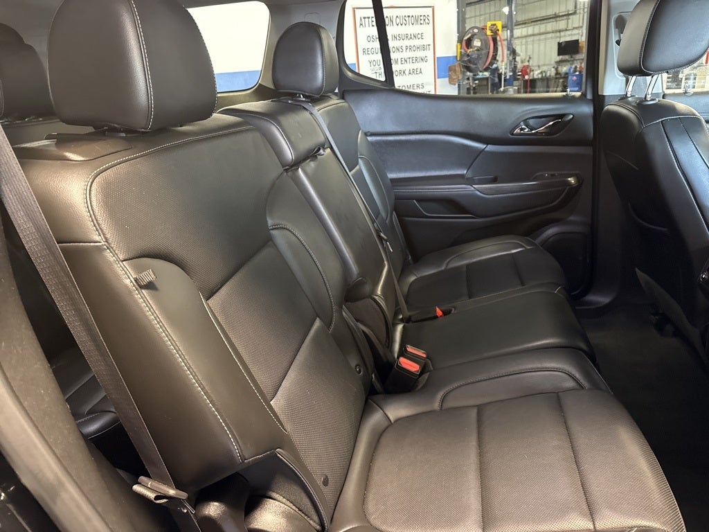 2023 GMC Acadia SLT AWD w/ Driver Convenience Pkg