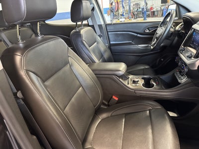 2023 GMC Acadia SLT AWD w/ Driver Convenience Pkg