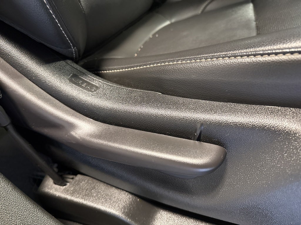 2023 GMC Acadia SLT AWD w/ Driver Convenience Pkg