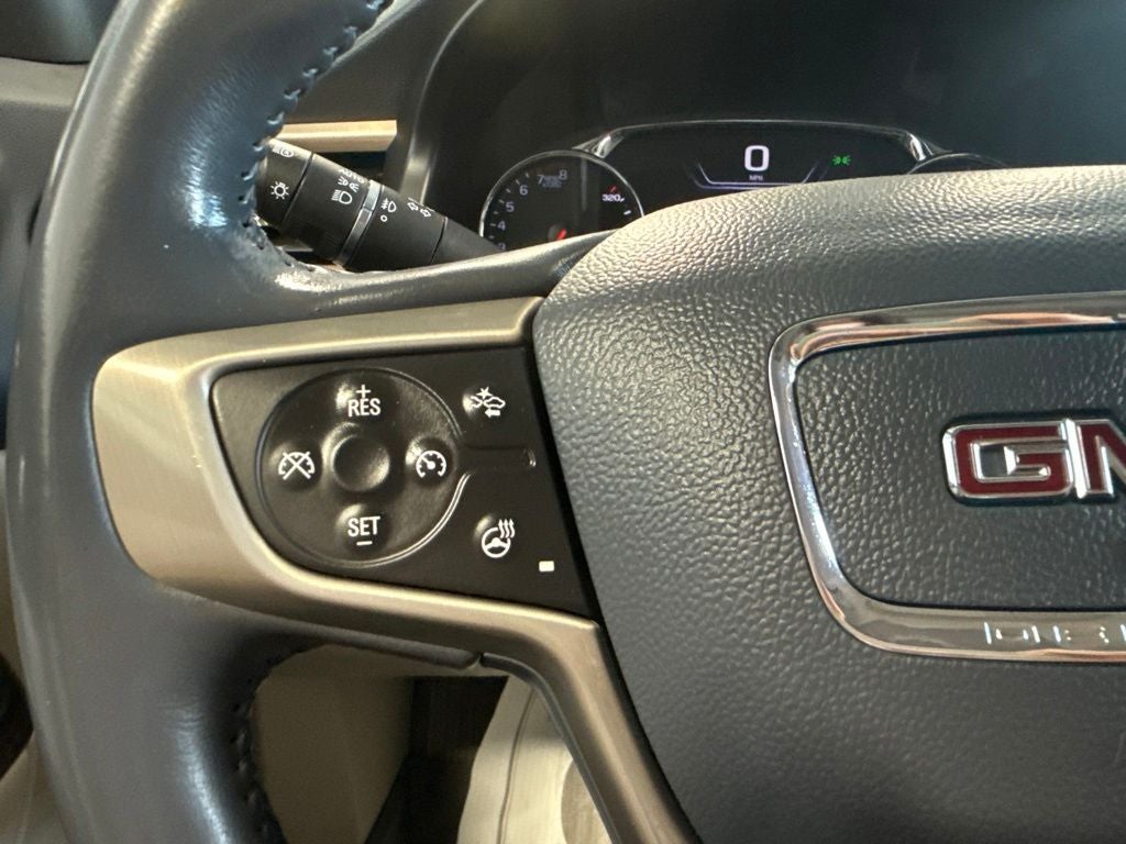 2021 GMC Acadia Denali w/ Dual Moonroof