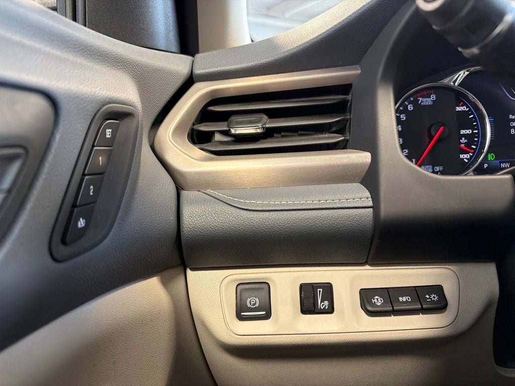 2021 GMC Acadia Denali w/ Dual Moonroof