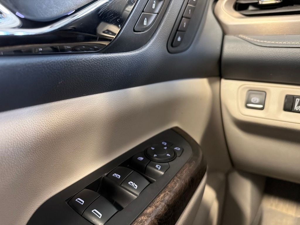 2021 GMC Acadia Denali w/ Dual Moonroof