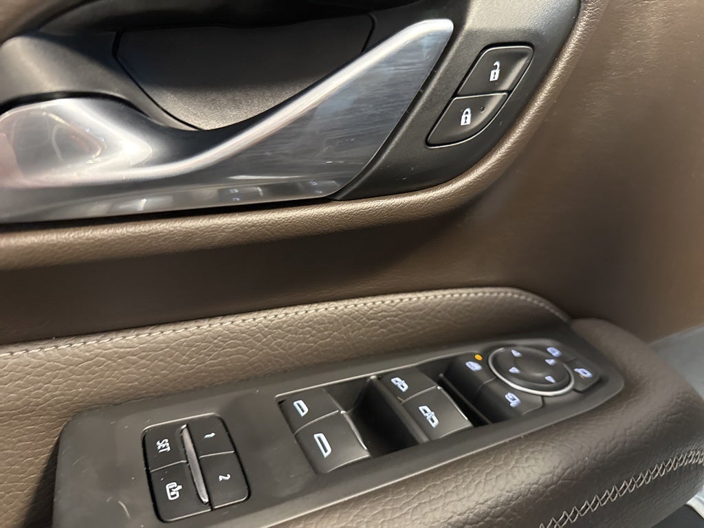 2021 GMC Yukon Denali Premium Pkg w/ Rear Media System