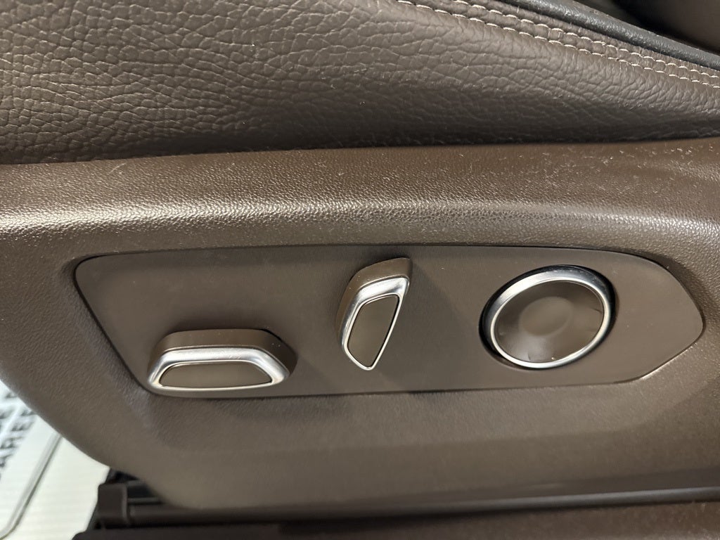 2021 GMC Yukon Denali Premium Pkg w/ Rear Media System