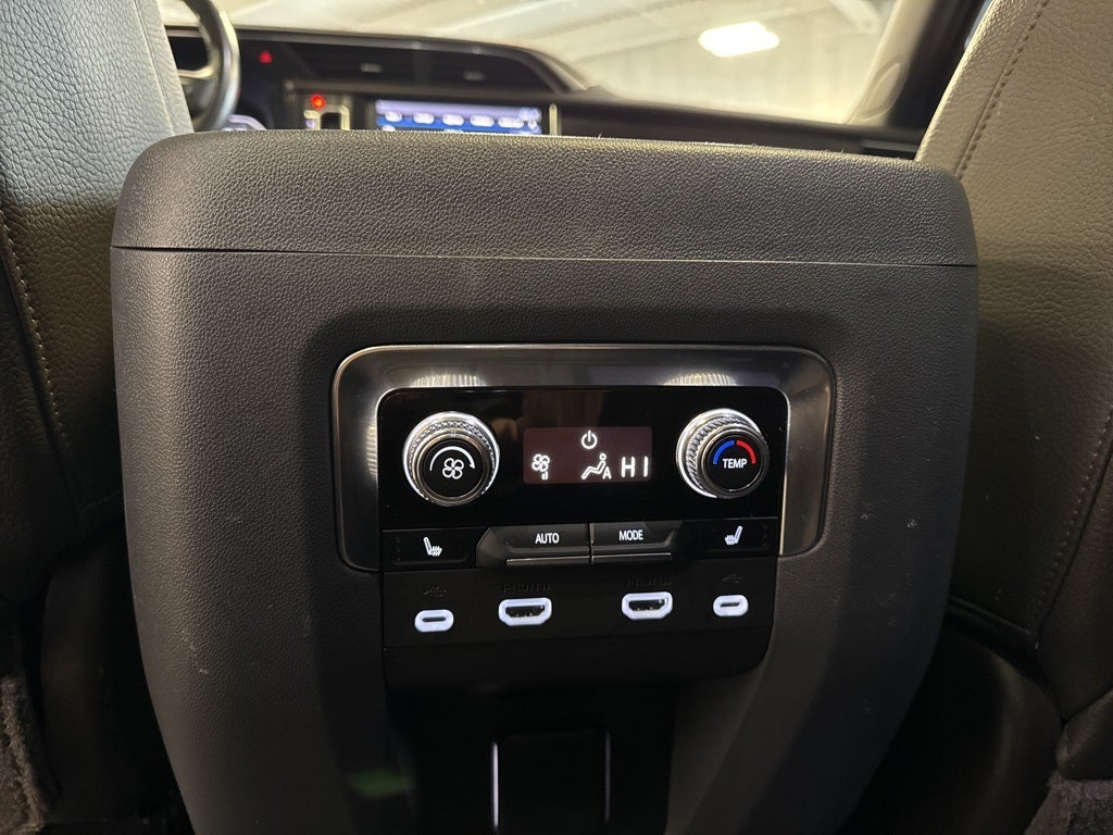 2021 GMC Yukon Denali Premium Pkg w/ Rear Media System