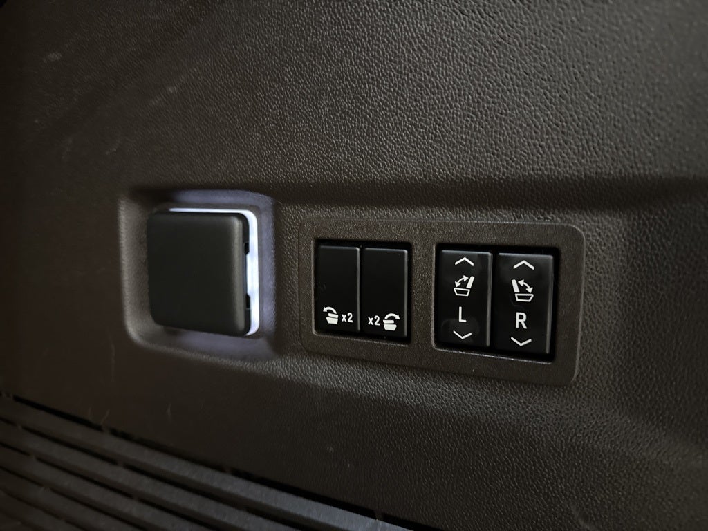 2021 GMC Yukon Denali Premium Pkg w/ Rear Media System