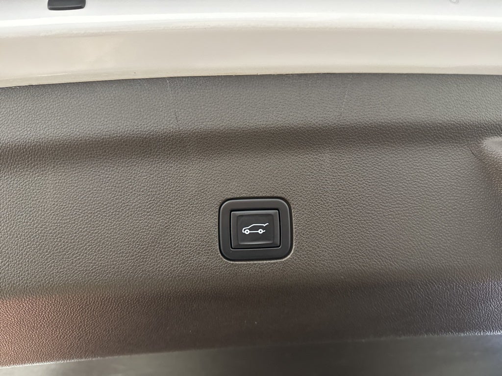 2021 GMC Yukon Denali Premium Pkg w/ Rear Media System