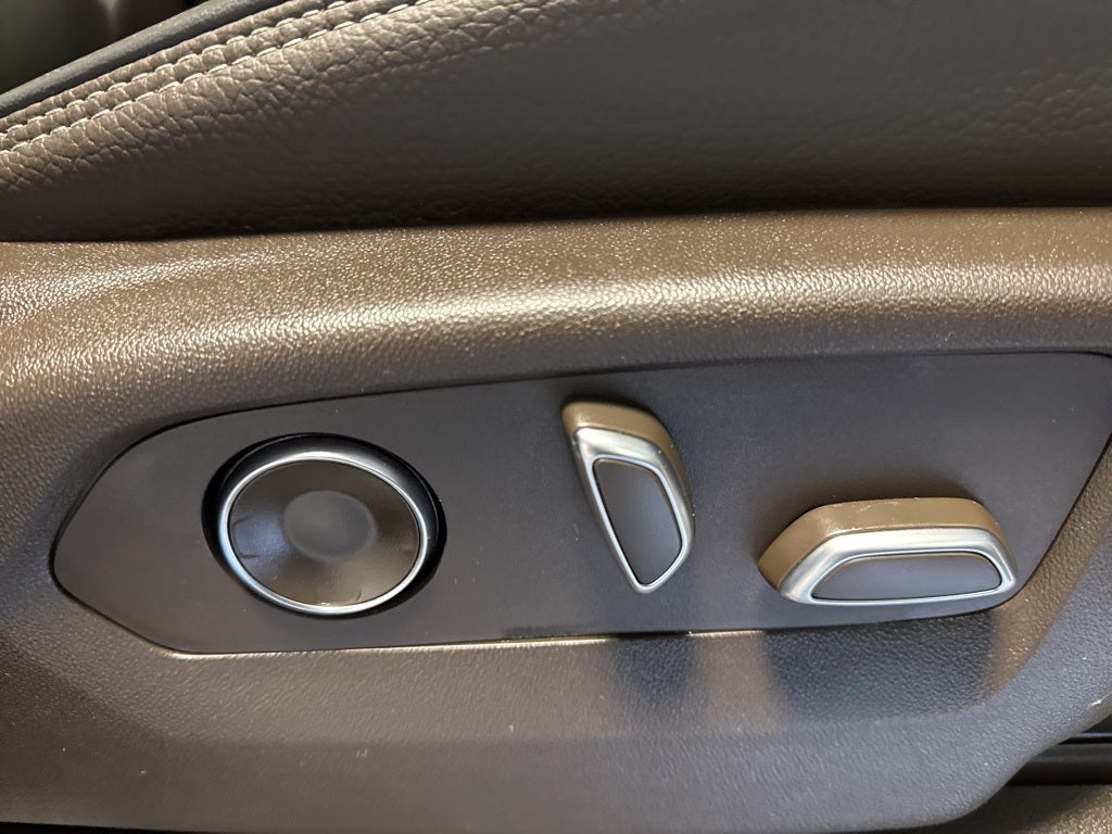 2021 GMC Yukon Denali Premium Pkg w/ Rear Media System