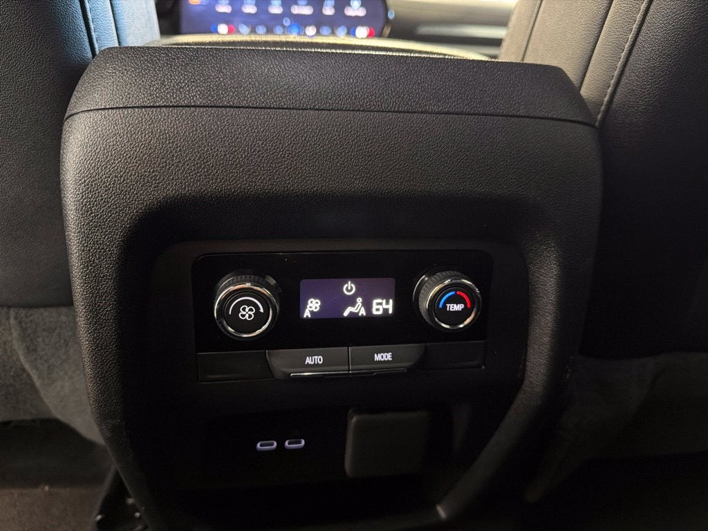 2026 Chevrolet Traverse LT 2LT w/ Driver Confidence & Trailering Pkg