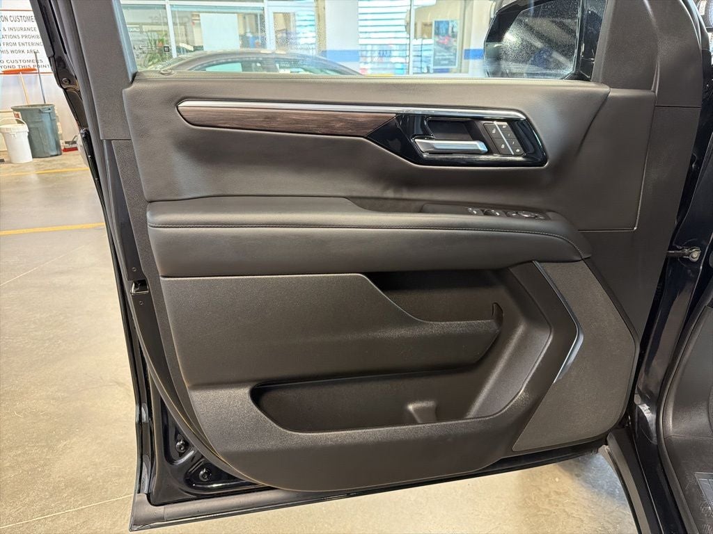 2025 Chevrolet Suburban Z71 w/ Adaptive Cruise