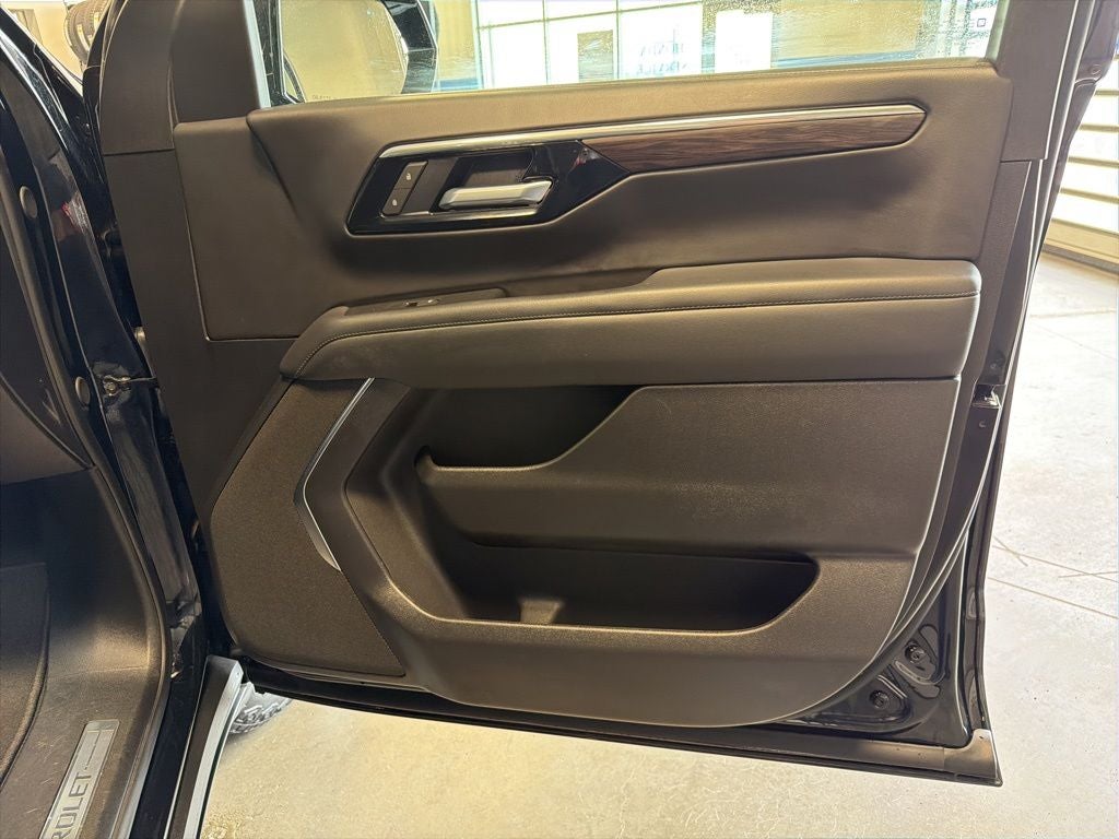 2025 Chevrolet Suburban Z71 w/ Adaptive Cruise