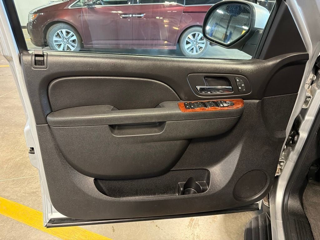 2013 Chevrolet Suburban 1500 LT w/ Luxury Pkg & Moonroof