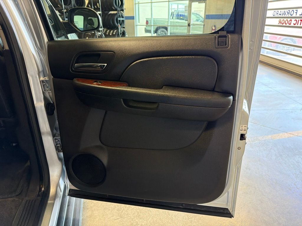 2013 Chevrolet Suburban 1500 LT w/ Luxury Pkg & Moonroof