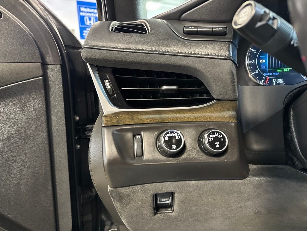 2017 Cadillac Escalade Platinum Edition w/ Driver Assist