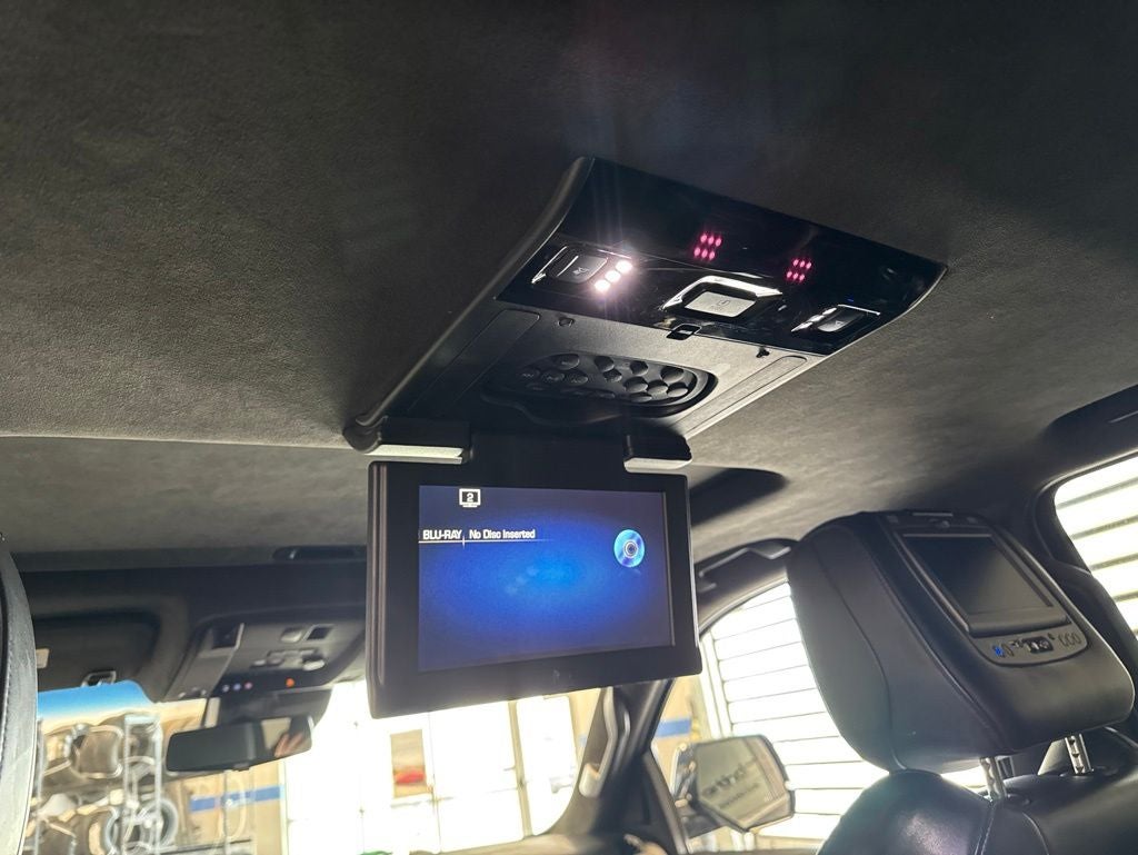 2017 Cadillac Escalade Platinum Edition w/ Driver Assist