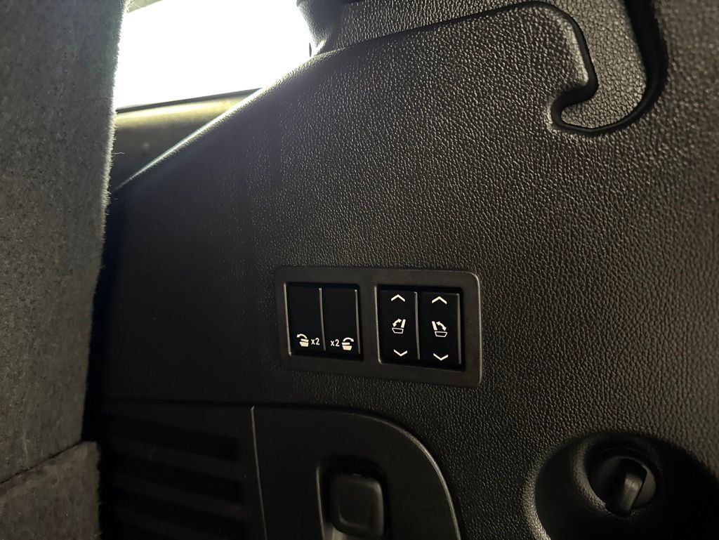 2017 Cadillac Escalade Platinum Edition w/ Driver Assist
