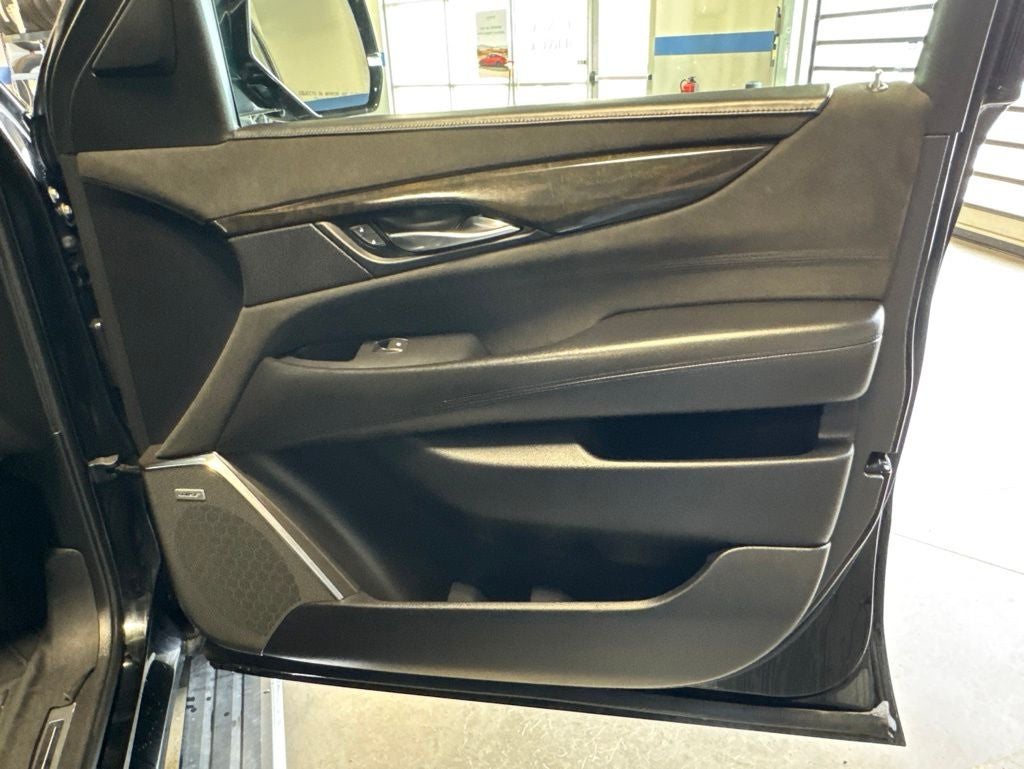2017 Cadillac Escalade Platinum Edition w/ Driver Assist