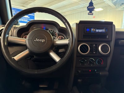 2010 Jeep Wrangler Unlimited Sahara 24G w/ Hardtop & Leather