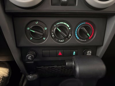 2010 Jeep Wrangler Unlimited Sahara 24G w/ Hardtop & Leather