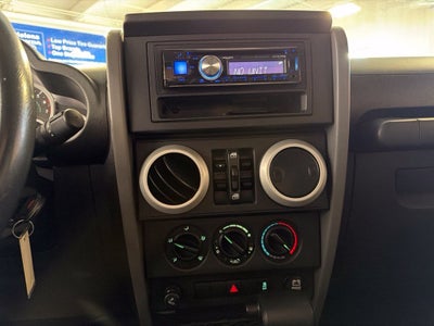 2010 Jeep Wrangler Unlimited Sahara 24G w/ Hardtop & Leather