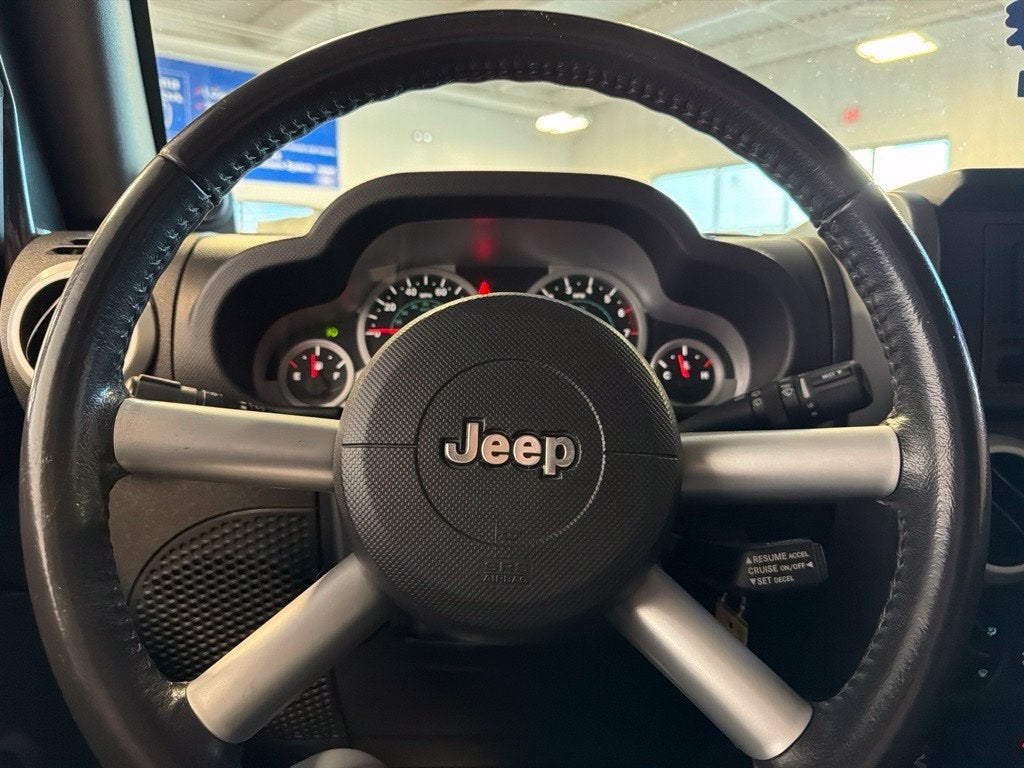 2010 Jeep Wrangler Unlimited Sahara 24G w/ Hardtop & Leather