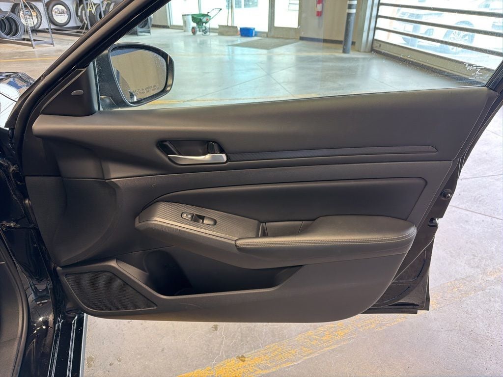 2025 Nissan Altima 2.5 SV w/ cargo pkg
