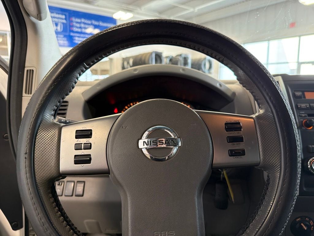 2011 Nissan Frontier SV Premium Utility Pkg