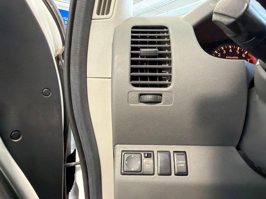 2011 Nissan Frontier SV Premium Utility Pkg