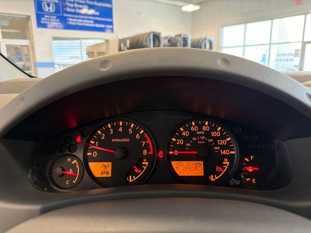 2011 Nissan Frontier SV Premium Utility Pkg