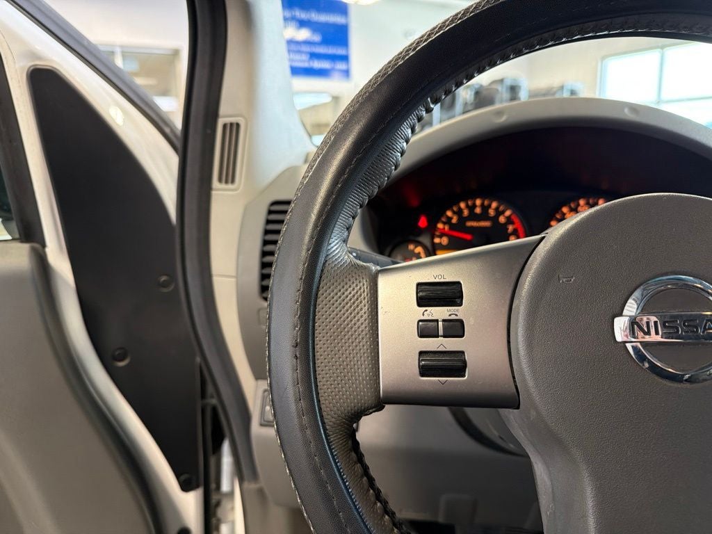 2011 Nissan Frontier SV Premium Utility Pkg
