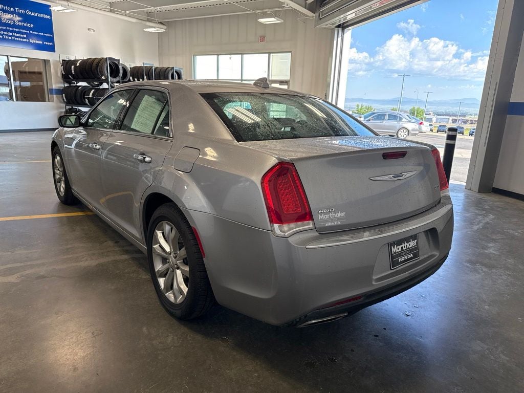 2018 Chrysler 300 Limited AWD w/ Nav & Panorama Roof
