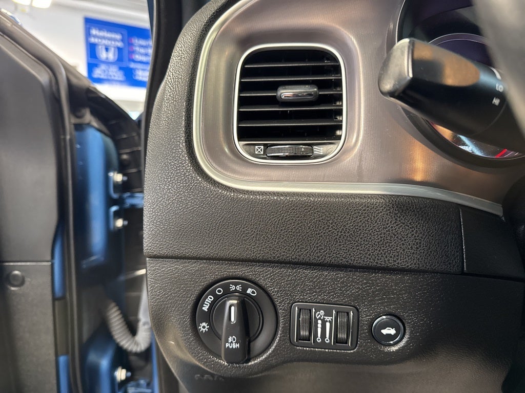 2021 Dodge Charger SXT AWD w/ Nav, Moonroof & Cold Weather Group