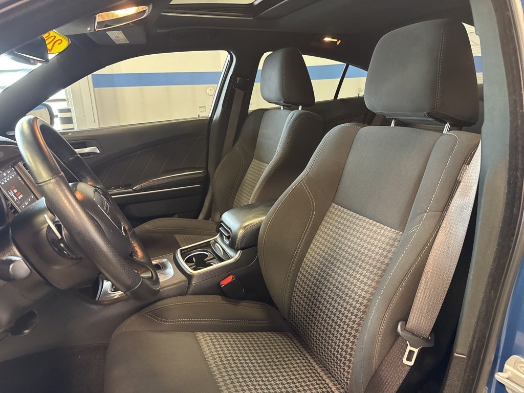 2021 Dodge Charger SXT AWD w/ Nav, Moonroof & Cold Weather Group