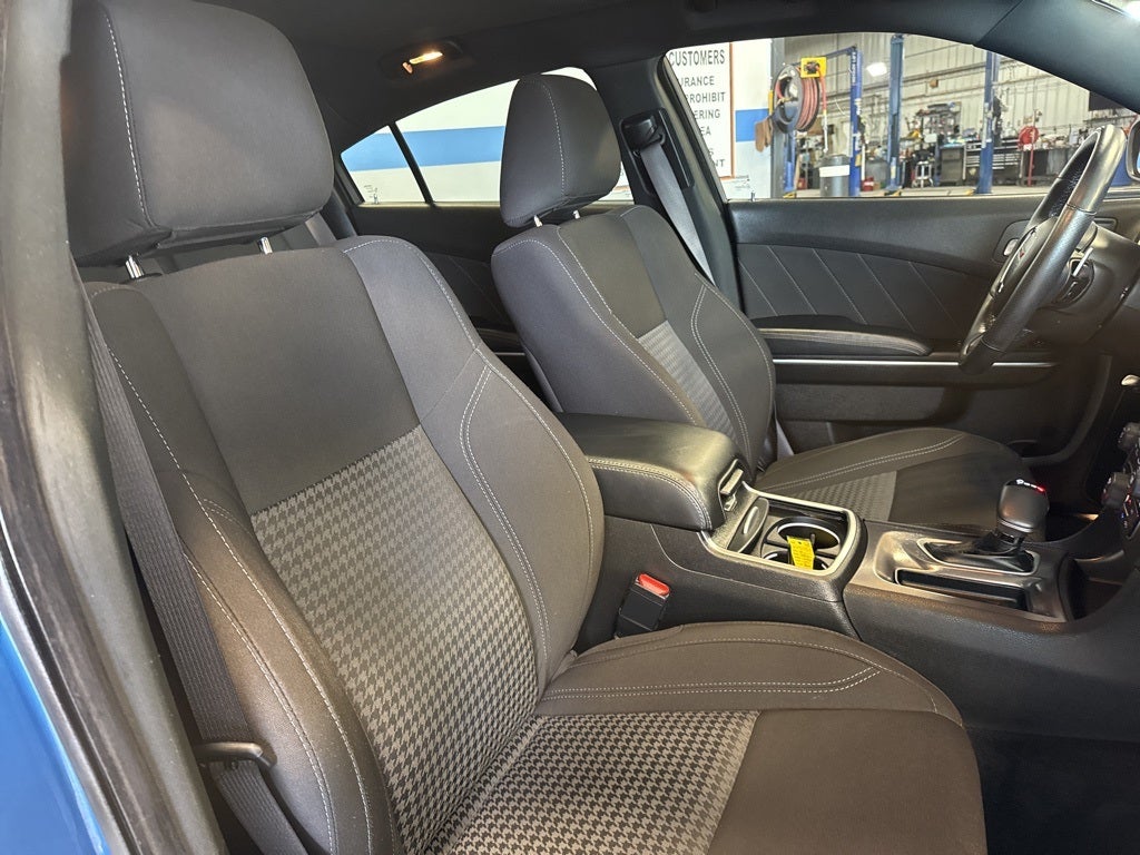 2021 Dodge Charger SXT AWD w/ Nav, Moonroof & Cold Weather Group