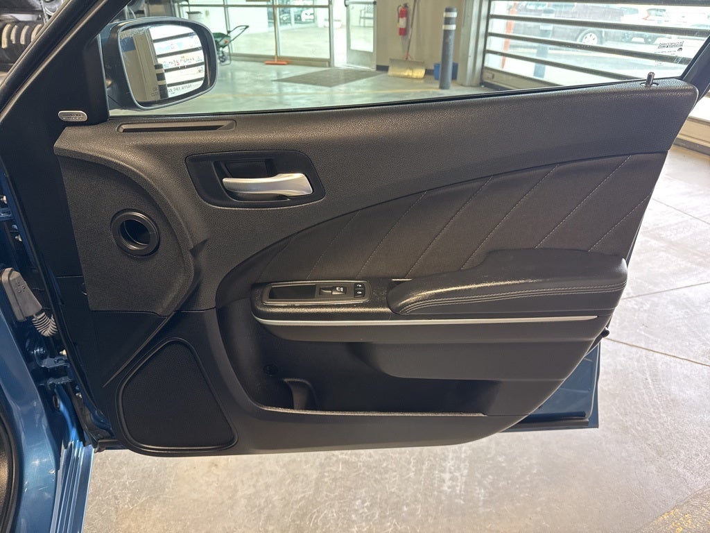 2021 Dodge Charger SXT AWD w/ Nav, Moonroof & Cold Weather Group