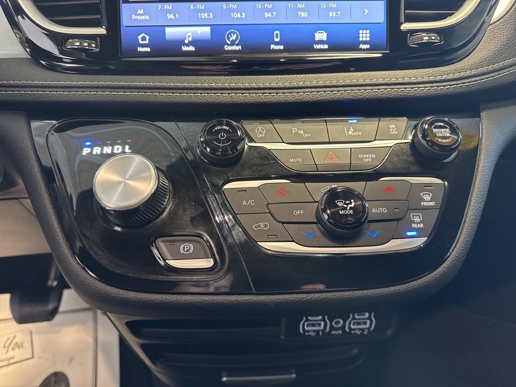 2023 Chrysler Pacifica Touring w/ Adaptive Cruise